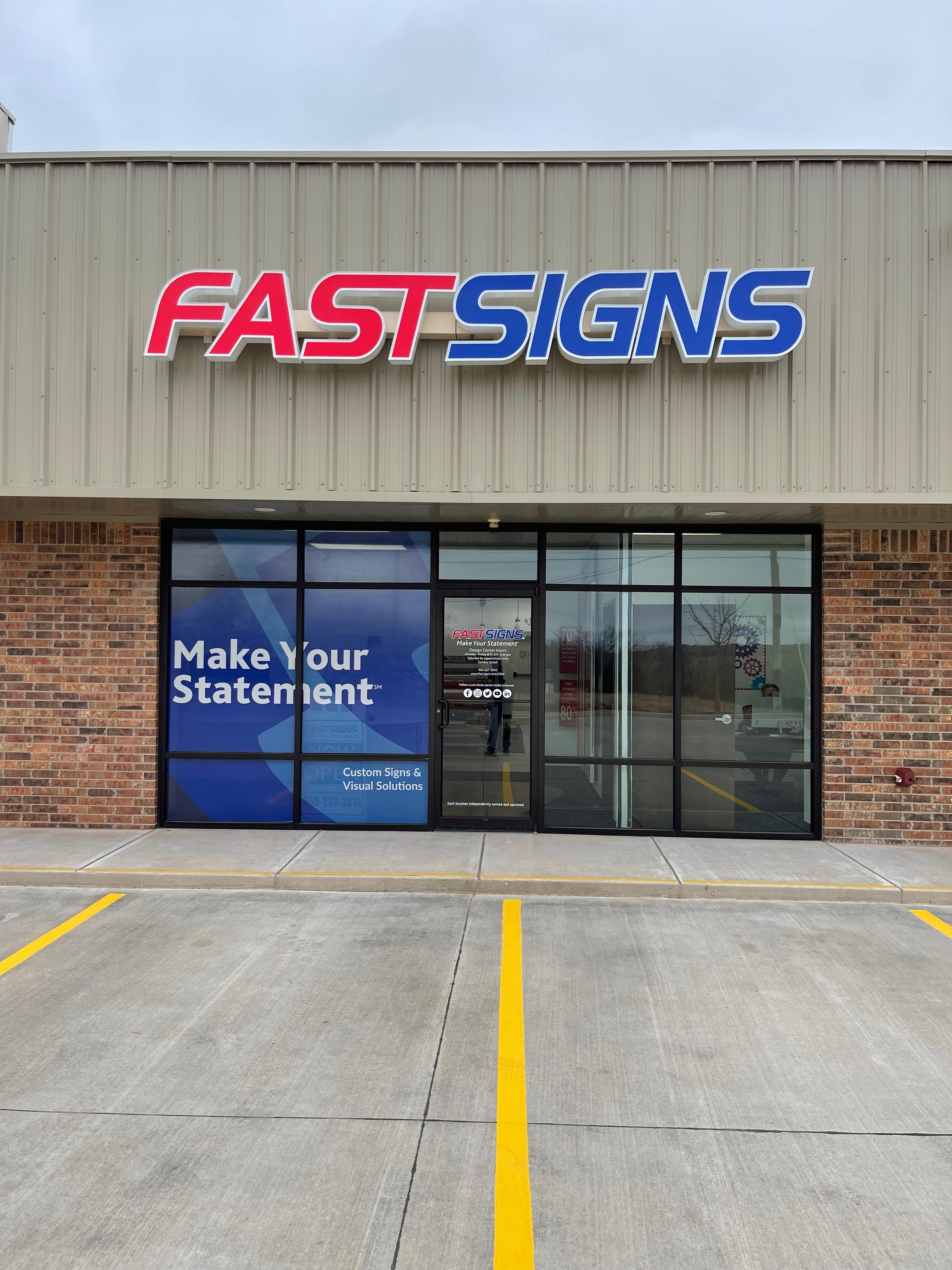 Exterior Sign Installed Photo _Moore, OK_20111.jpg