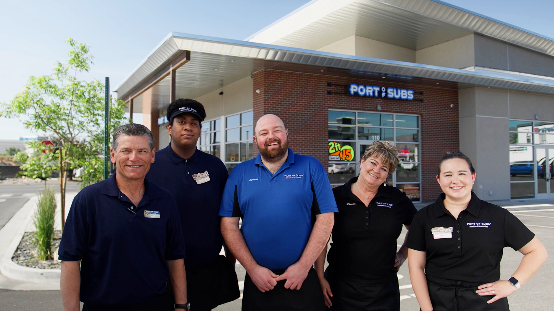 10_Restaurant Crew_1920x1080.png